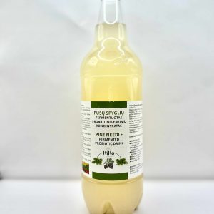 Pušų spyglių fermentuotas enzimų gėrimas